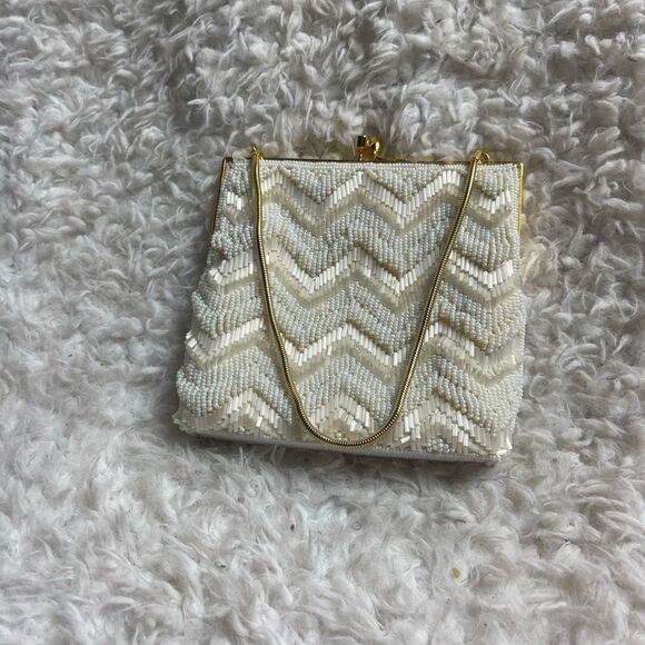 La Regale Handmade Beaded off white Handbag Clutch gold tone frame and strap. - Picture 6 of 12